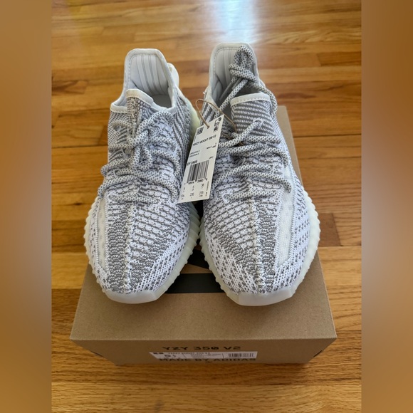 Adidas Yeezy Boost 350 V2 - Picture 2 of 9